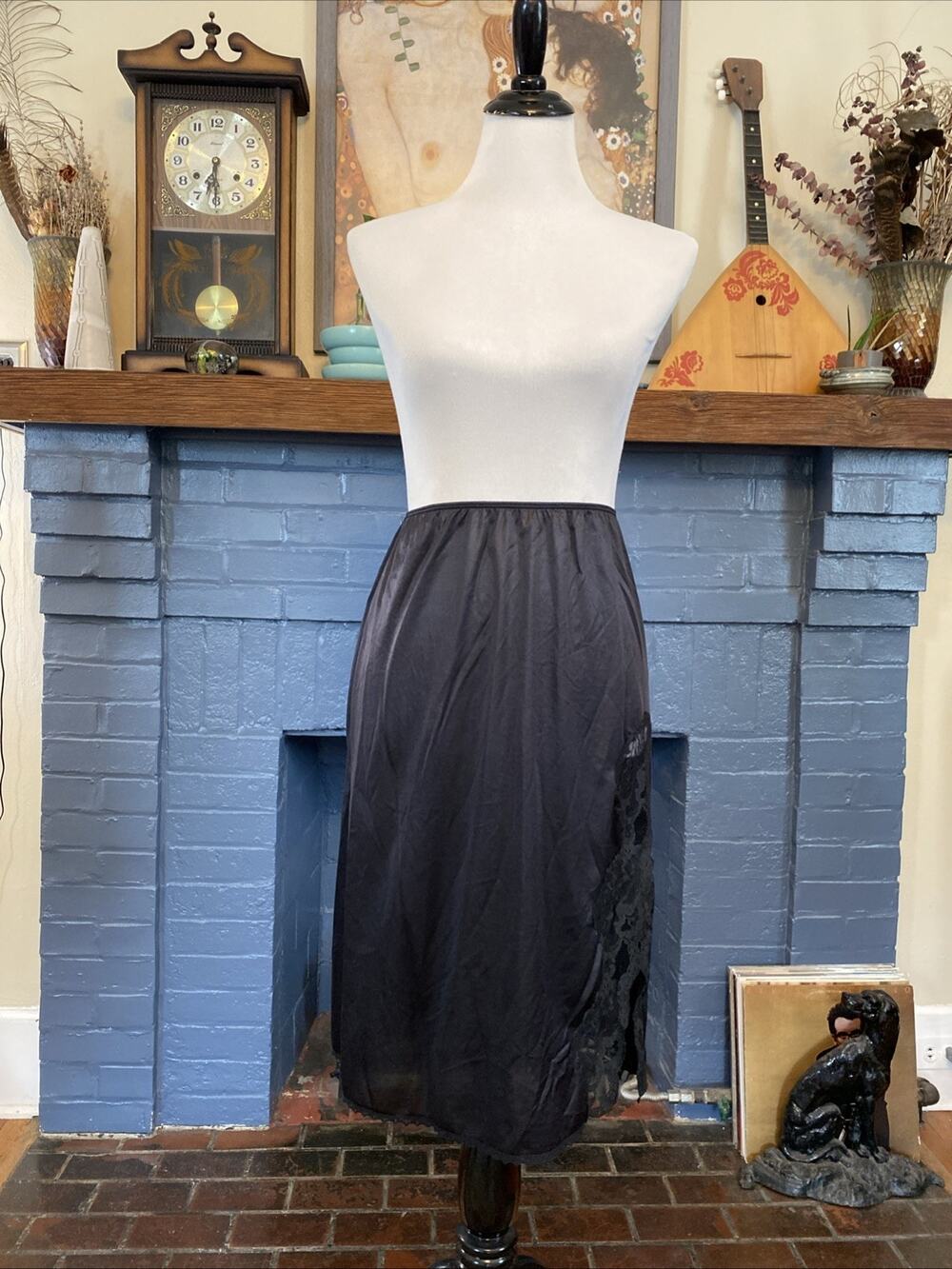 Vintage Dixie Belle Half Slip Black Anti-static Size Medium Lace Trimmed Slits